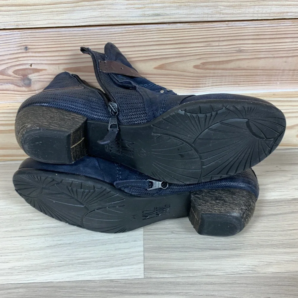 Miz Mooz Ankle Boots Womens‎ 41 Navy Blue Leather Studded Buckle Moto Booties